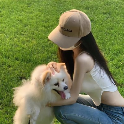 戴脚镣的女孩